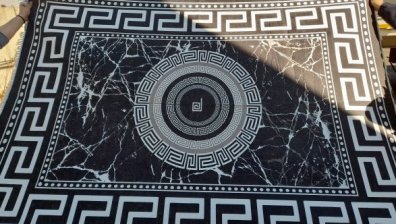 Митничари спипаха над 900 килима и покривала за легло на "известни марки"