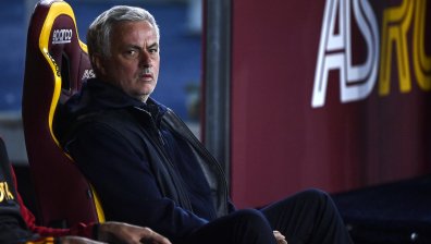 Моуриньо сломен след загубата в Прага, Ерик тен Хаг скоро изхвърча от "Юнайтед"