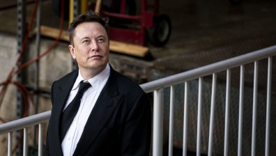 Състоянието на Мъск се "стопило" със $100 млрд., акциите на Tesla се сринаха