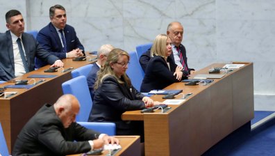 Опозицията праща Бюджет 2026 на Конституционния съд след решението на Йотова (ВИДЕО)