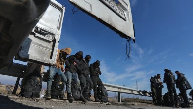 Задържаха грузинец за превоз на 44 нелегални мигранти от Афганистан у нас