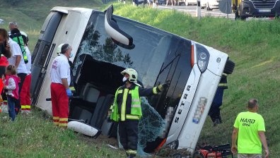 Автобус се преобърна в Турция, 39 души са ранени