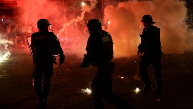 Безредици и повече от 300 арестувани във Франция след победата на ПСЖ над "Арсенал"