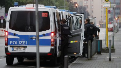 Масивна акция срещу мрежа за фалшиви документи в Германия