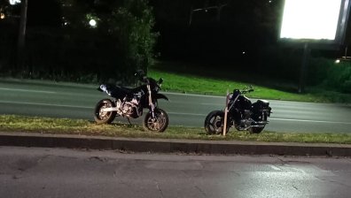 Мотористи пострадаха при верижна катастрофа в София