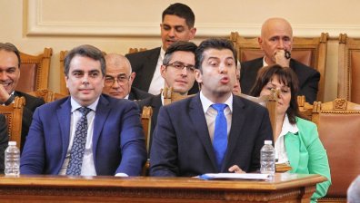 Световни медии за падането на кабинета: Следват политически хаос и несигурност за газа