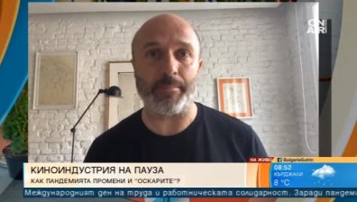 Сложи ли коронавирусът на пауза киноиндустрията?