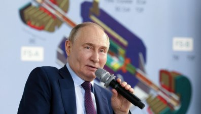В чест на Путин в Северна Корея звучи руска военна музика 