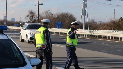 Важно за шофьорите: Променят движението по участъци от АМ "Хемус"