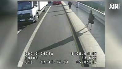 Джогър бутна жена пред автобус в Лондон