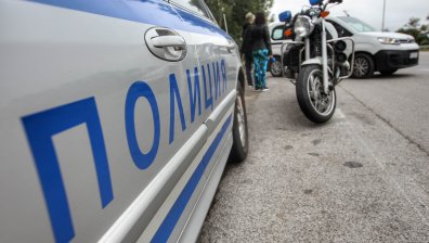 Задържаха сириец, помогнал на чужденци да преминат в страната ни
