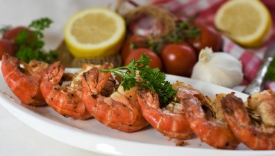 Рецепта за вкусни печени скариди с чесън и масло