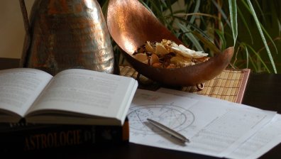 Хороскоп за 22 октомври: Водолеите да внимават с парите си, успехи за Девите