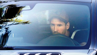 Гузният Меси се яви първи за тренировка на клубната база