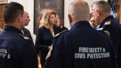 Йотова отличи четирима огнеборци за героизма след трагедията на "Челопешко шосе"