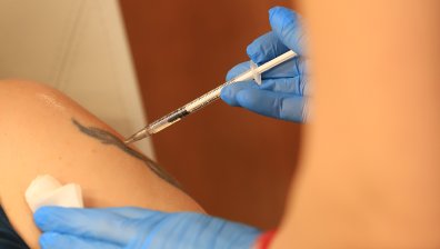 Милиарди дози фалшиви ваксини заливат пазара