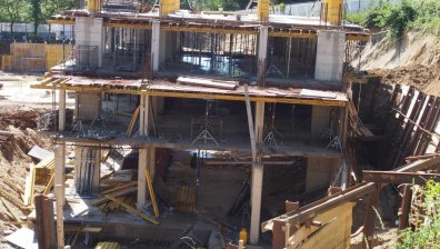 Оградата около строежа в "Баба Алино" край Варна е премахната