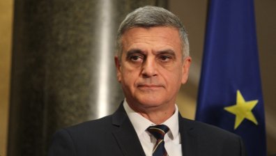 Смяната на Янев била нетрадиционна, Украйна едва ли ще остане в тези граници