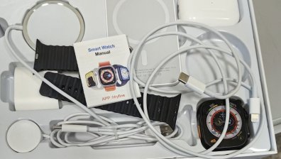 Митничари задържаха 1000 фалшиви смарт часовника от Китай