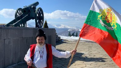 Стотици българи ще изкачат Шипка въпреки отмяната&nbsp;на официалния ритуал