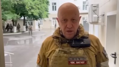 Златни кюлчета, бял прах, оръжие: Какво иззеха при обиска на офиса на Пригожин?