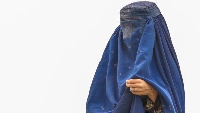 Талибаните налагат новите правила в Кабул, защо няма жени по улиците?
