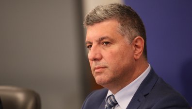 Министър Цеков: Не е нормално държавата да строи пет магистрали, но бюджетът ще стигне