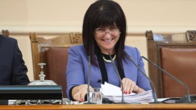Честито на собствениците на стари коли - с до 30% поскъпва данъкът