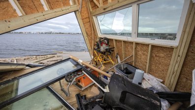 Флорида се размина с очаквания смъртоносен потоп след "Милтън"