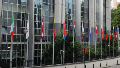 Европарламентът одобрява вдигането на мониторинга на България 