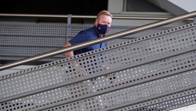 Куман изгони Артуро Видал и Луис Суарес