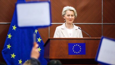 Китай изпрати фон дер Лайен като обикновен гражданин, провериха багажа ѝ на летището