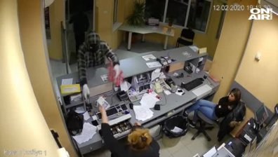 Задържаха сина на скулптора Георги Чапкънов за банков обир