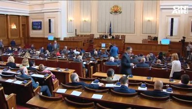 След подписката на БСП: Депутатите се събират на извънредно заседание