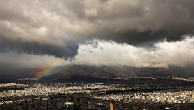 Циклонът "Корал" нахлува в Гърция с ниски температури, валежи и силен вятър 