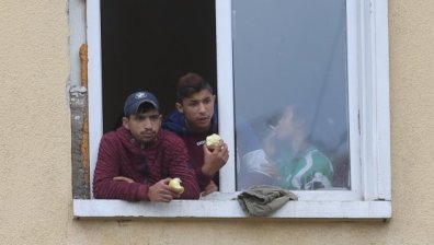 Закриват центъра за бездомни в "Захарна фабрика" след протестите