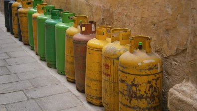 Възрастна жена пострада при инцидент с газова бутилка