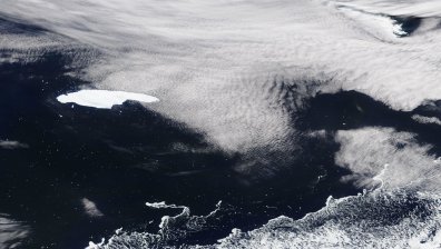 Заснеха в Атлантическия океан най-големия айсберг в света