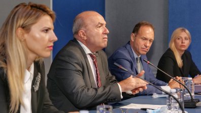 Министърът на външните работи представи своя екип