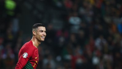 Роналдо повежда Португалия с рекордно шесто участие на Европейско