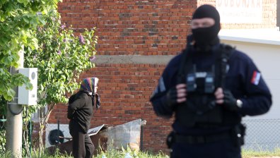 Сърбия не спи заради масовите убийства, синдикатите стачкуват с искане за строги мерки
