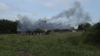 Близо до действителността: Военни проведоха бойни действия на учебен полигон "Корен"