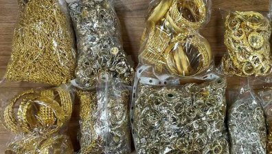 Митничари откриха над 10 кг златни накити, скрити в камион на "Капитан Андреево"