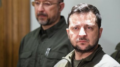 Украйна прекъсна ЖП връзките с Беларус, Зеленски забрани 11 проруски партии