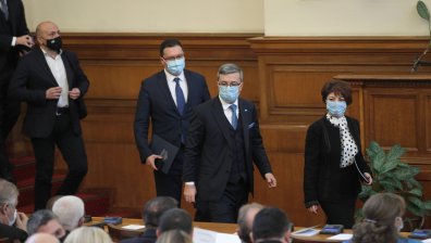 ГЕРБ: Предстоят масови фалити, работим час по-скоро да има ново правителство
