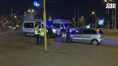 Конфликт в трамвай край "Подуене" вкара двама в болница