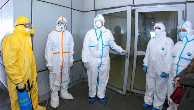Завод в Смолян стана огнище на Ковид-19, заразените работници са 60