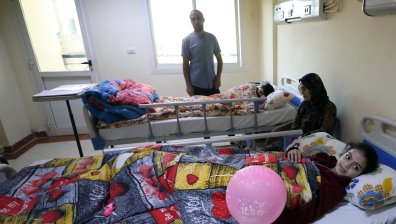 12 деца с онкологични заболявания от Газа са откарани в Египет за лечение