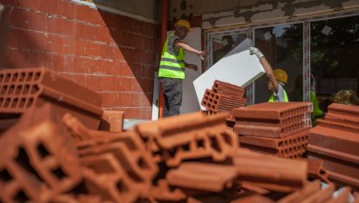 АИКБ срещу минималната заплата: 50% ръст за 3 години при 10% инфлация