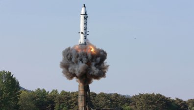 Пхенян изправи Сеул на нокти, изстрелвайки две ракети
